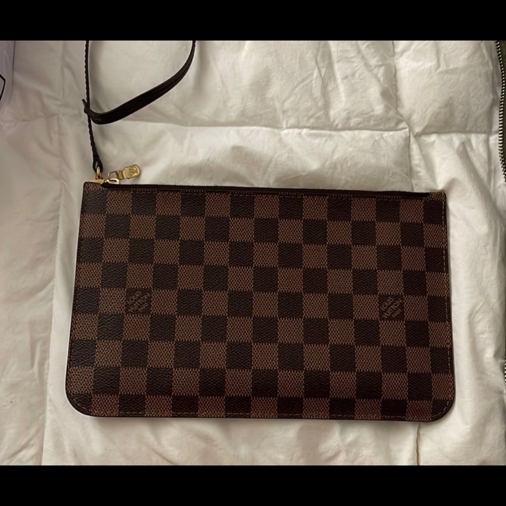 Lv clutch bag